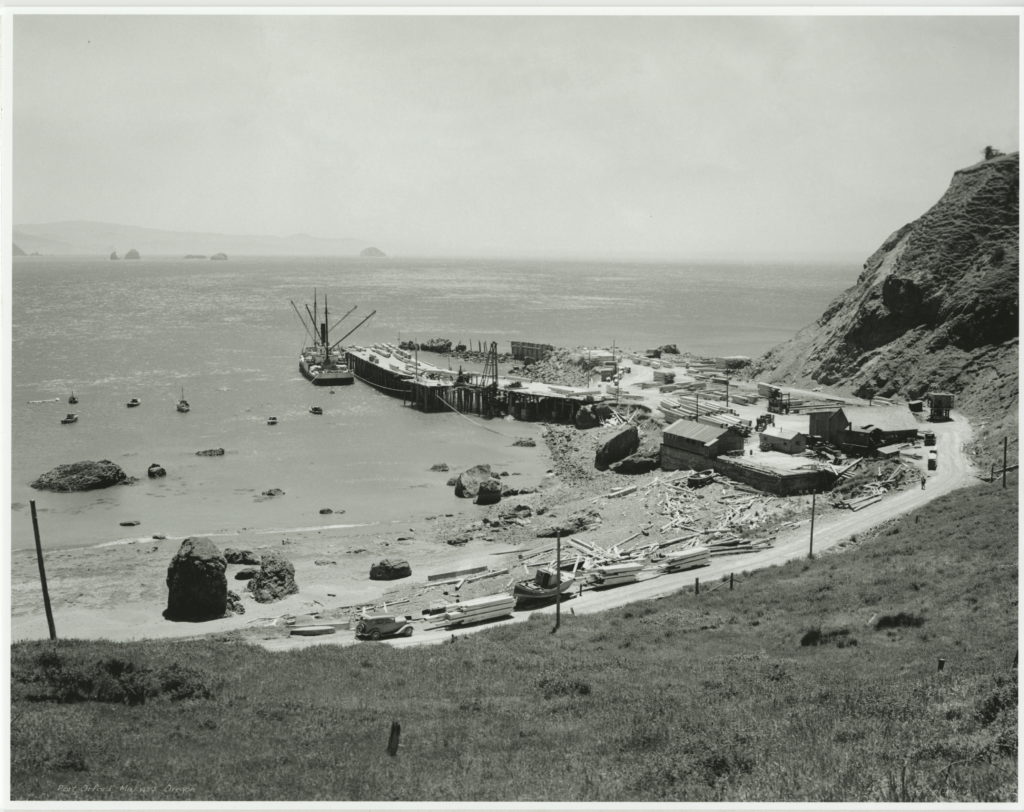 Maritime - Dock - Piling - Gilbert Gable Jetty construction 1937-05 - Loading lumber SS Siskiyou